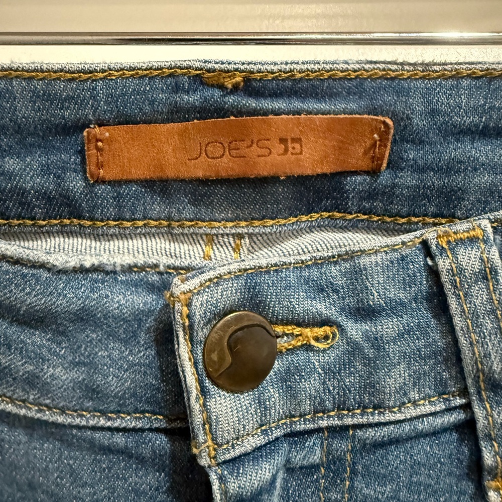 Joe's 29 Distressed Skinny Crop
